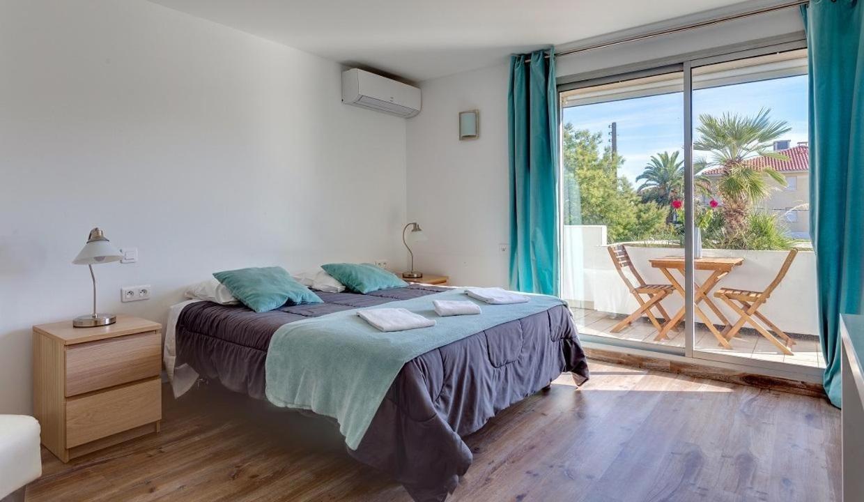 Hotel Sable Et Soleil - Port, Plage Et Jacuzzi Prive Fréjus Exteriör bild