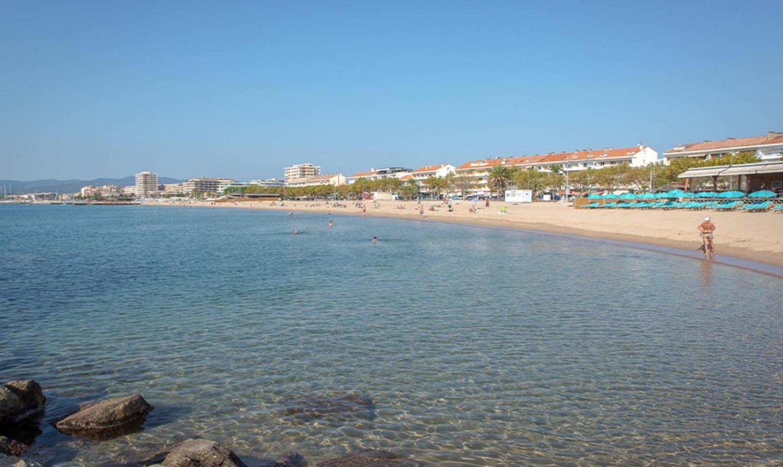 Hotel Sable Et Soleil - Port, Plage Et Jacuzzi Prive Fréjus Exteriör bild