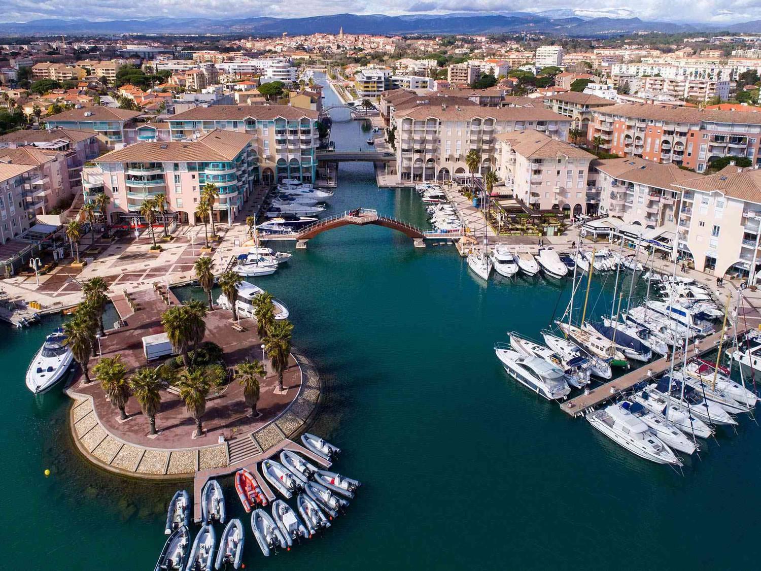 Hotel Sable Et Soleil - Port, Plage Et Jacuzzi Prive Fréjus Exteriör bild