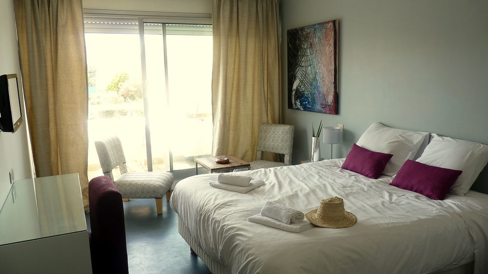 Hotel Sable Et Soleil - Port, Plage Et Jacuzzi Prive Fréjus Exteriör bild