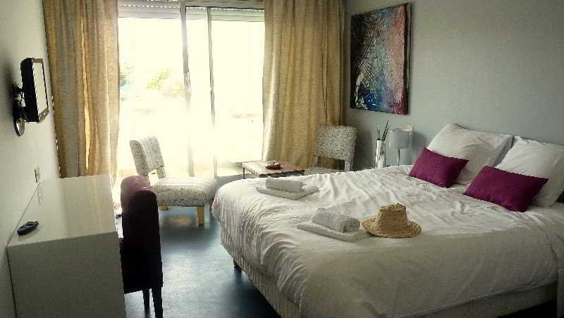 Hotel Sable Et Soleil - Port, Plage Et Jacuzzi Prive Fréjus Exteriör bild