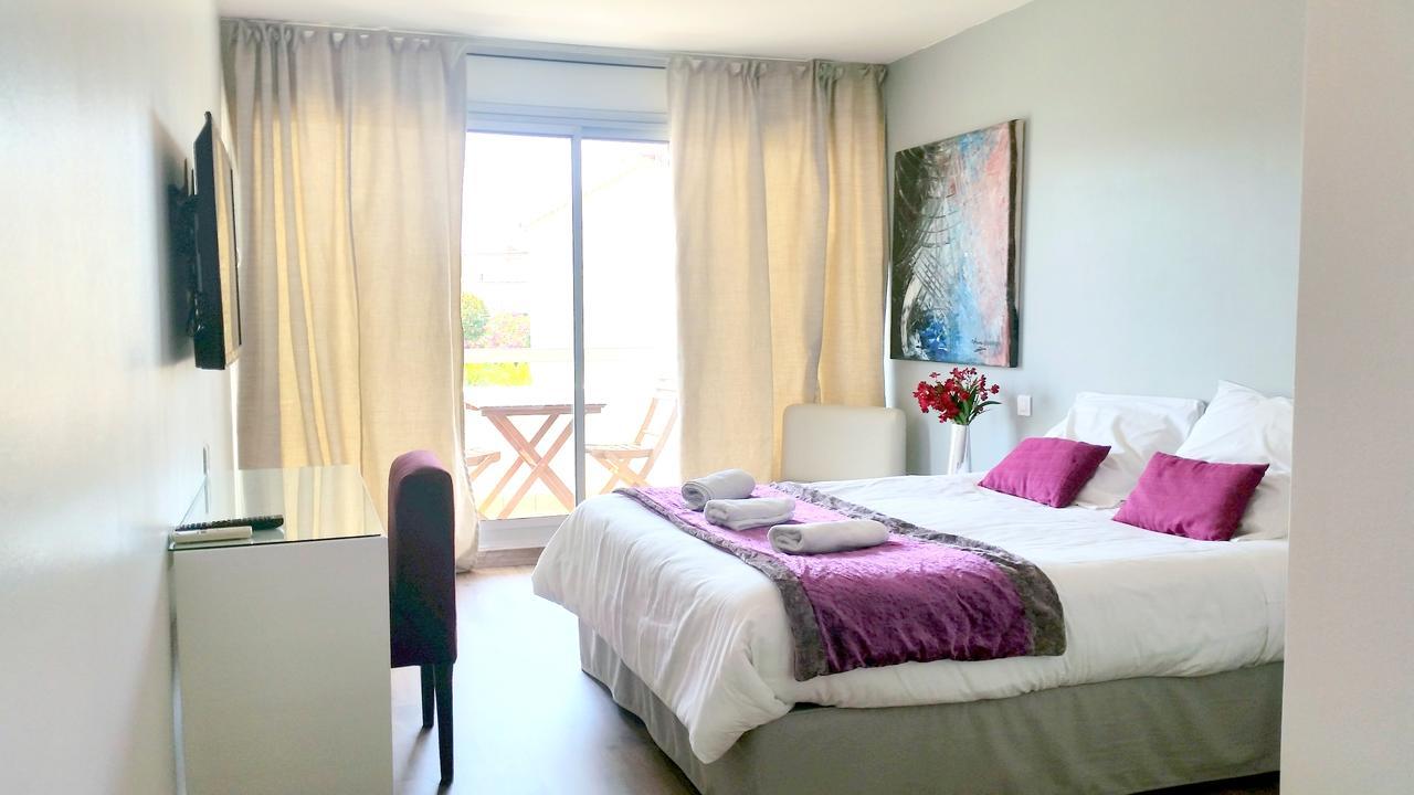 Hotel Sable Et Soleil - Port, Plage Et Jacuzzi Prive Fréjus Rum bild