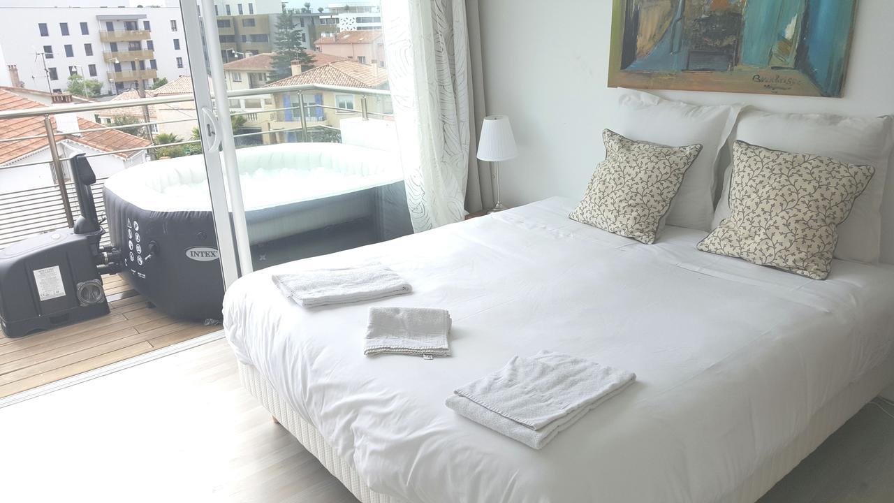 Hotel Sable Et Soleil - Port, Plage Et Jacuzzi Prive Fréjus Exteriör bild