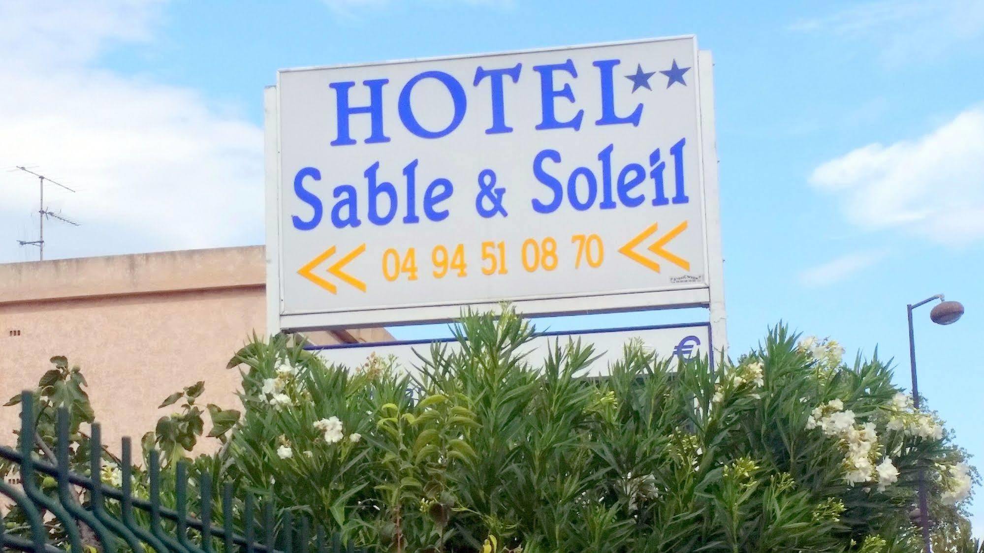 Hotel Sable Et Soleil - Port, Plage Et Jacuzzi Prive Fréjus Exteriör bild