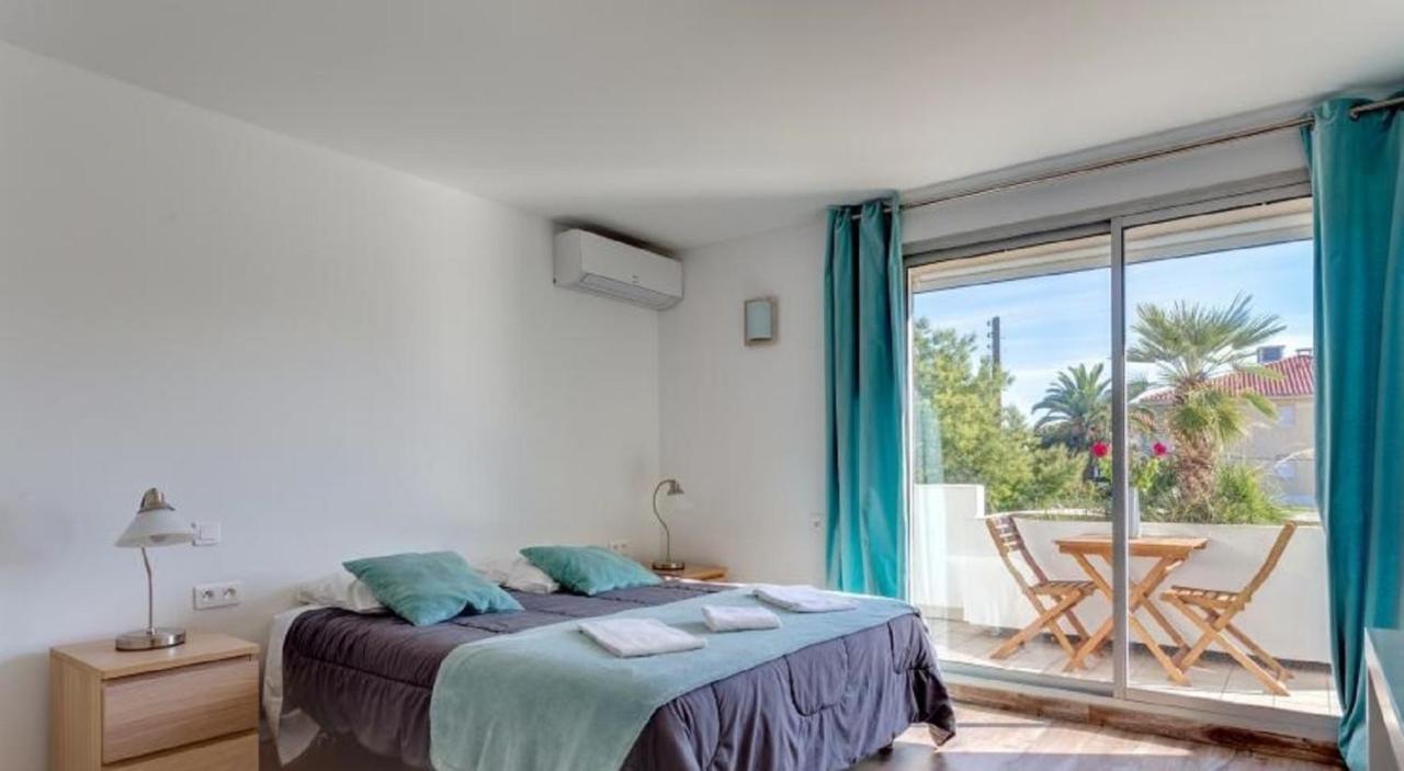 Hotel Sable Et Soleil - Port, Plage Et Jacuzzi Prive Fréjus Rum bild