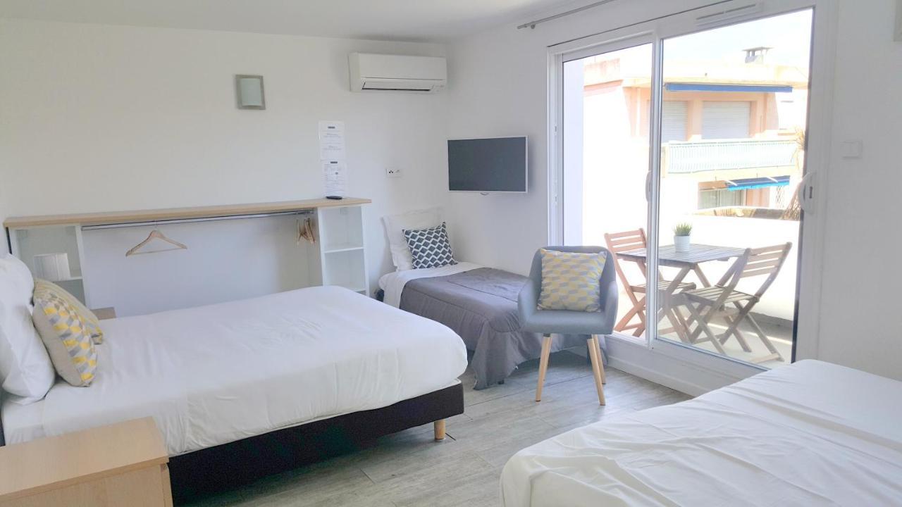 Hotel Sable Et Soleil - Port, Plage Et Jacuzzi Prive Fréjus Exteriör bild
