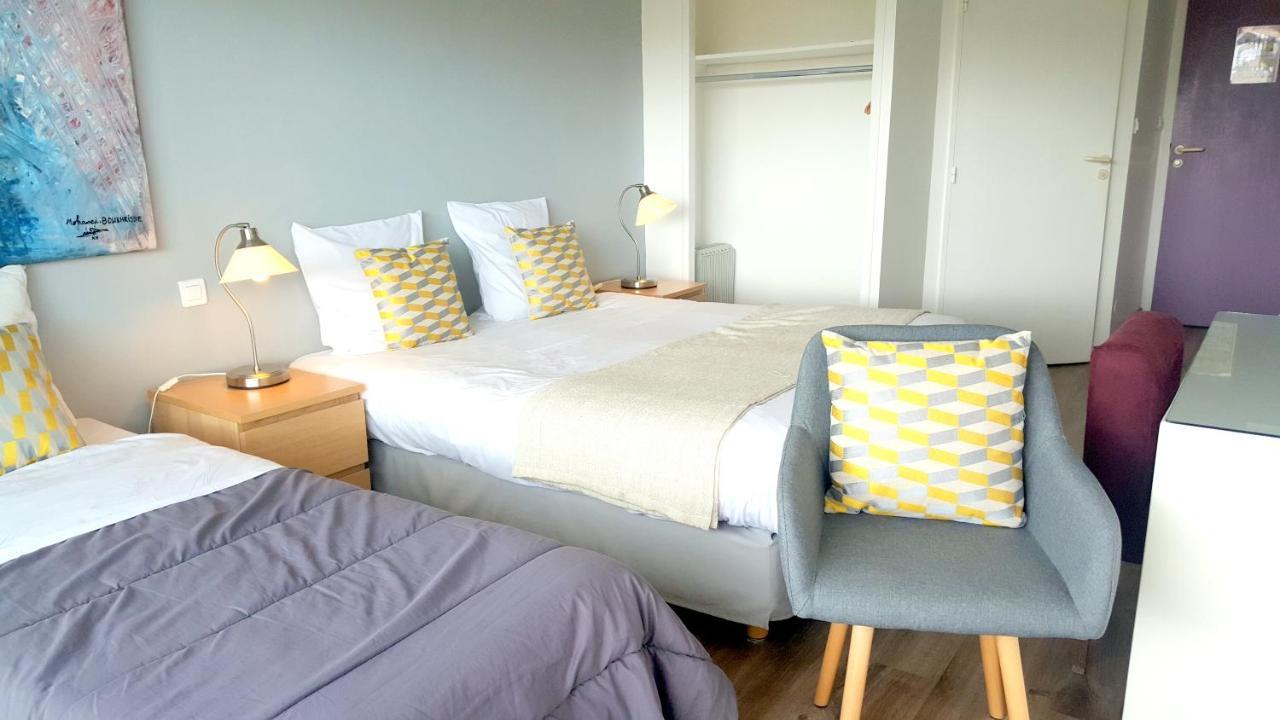 Hotel Sable Et Soleil - Port, Plage Et Jacuzzi Prive Fréjus Exteriör bild